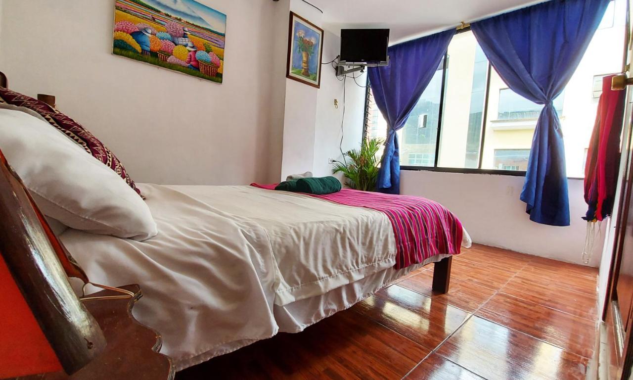 Erupcion Art Hotel & Hostel Banos  Bagian luar foto