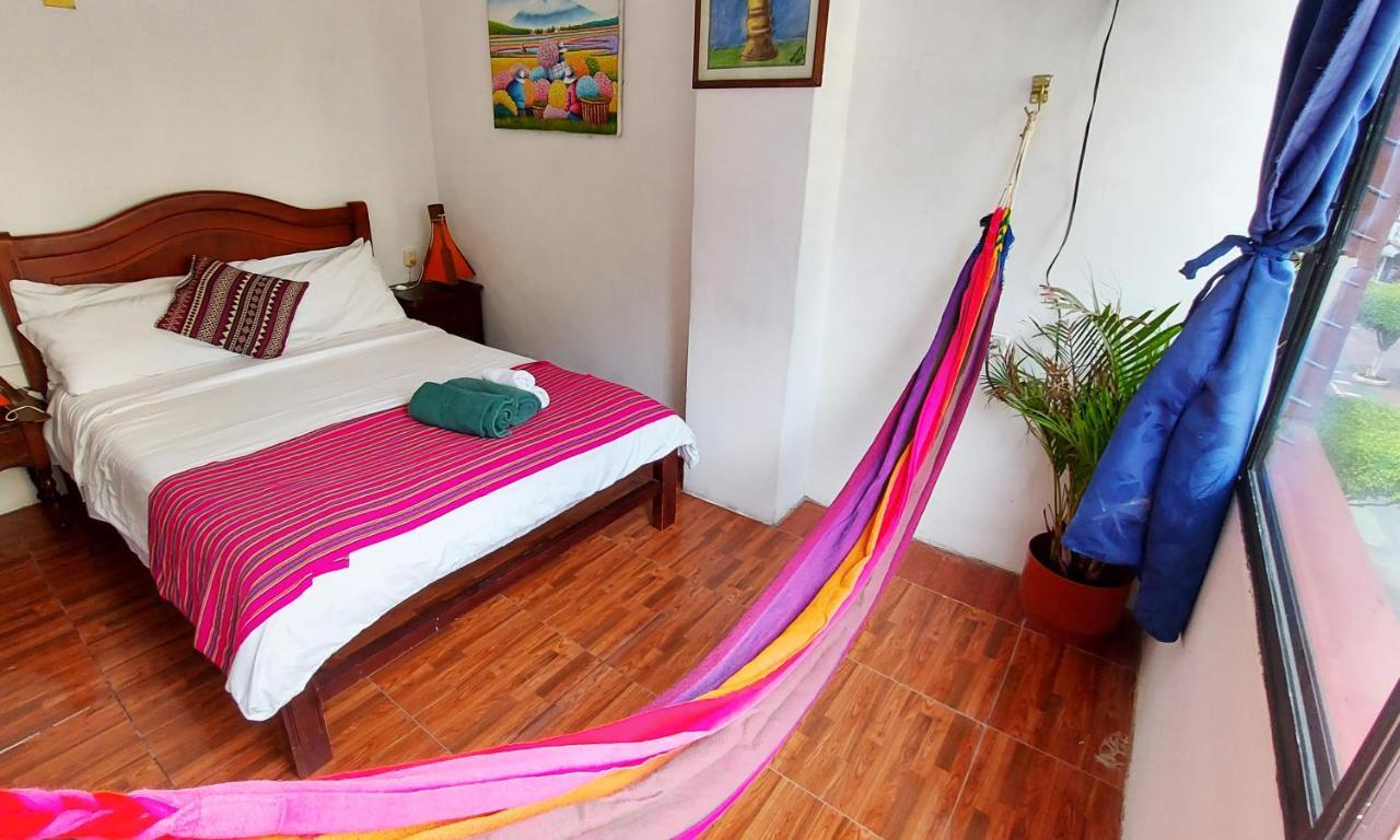 Erupcion Art Hotel & Hostel Banos  Bagian luar foto