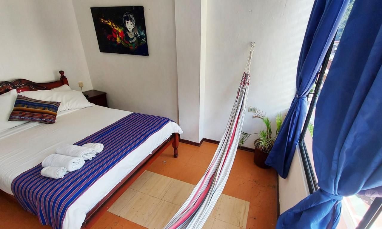 Erupcion Art Hotel & Hostel Banos  Bagian luar foto