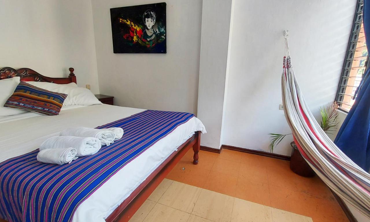 Erupcion Art Hotel & Hostel Banos  Bagian luar foto