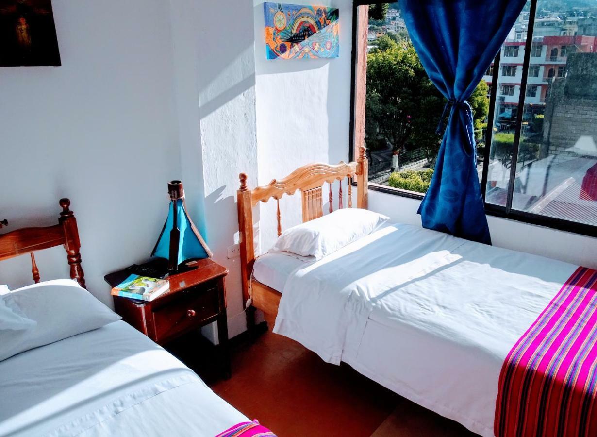 Erupcion Art Hotel & Hostel Banos  Bagian luar foto